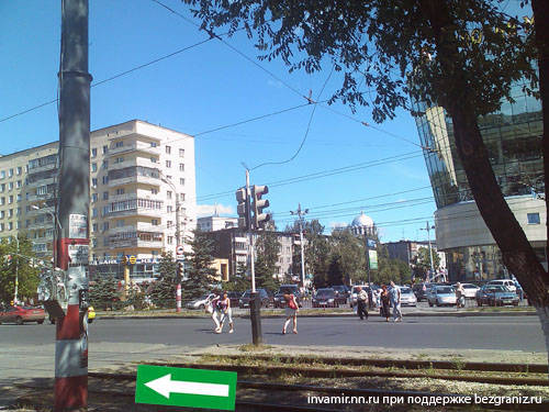 Нижний Новгород ул. Коминтерна - пересечение с Юбилейный бульвар (четная сторона)